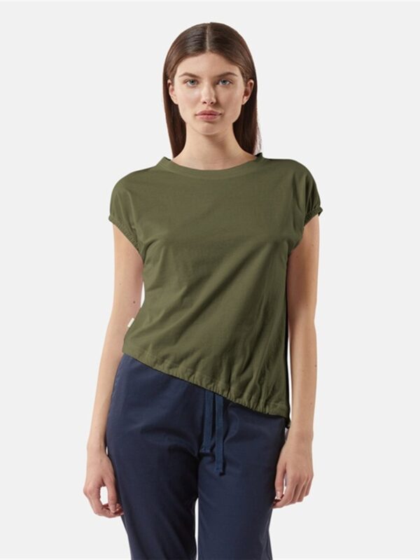 <p>
  T-shirt ampia ed asimmetrica con coulisse al fondo verde oliva
</p>Silvian Heach