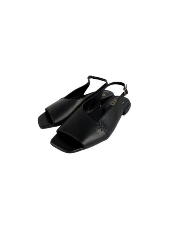 <p>
  Chanel spuntata tacco 2cm
</p>Nora New York
