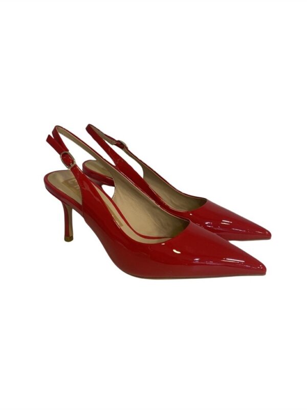 <p>
  Chanel a punta con tacco 7 cm
</p>Chiconic