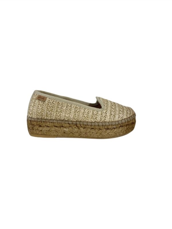 <p>
  Espadrillas in rafia laminata
</p>Vidorreta