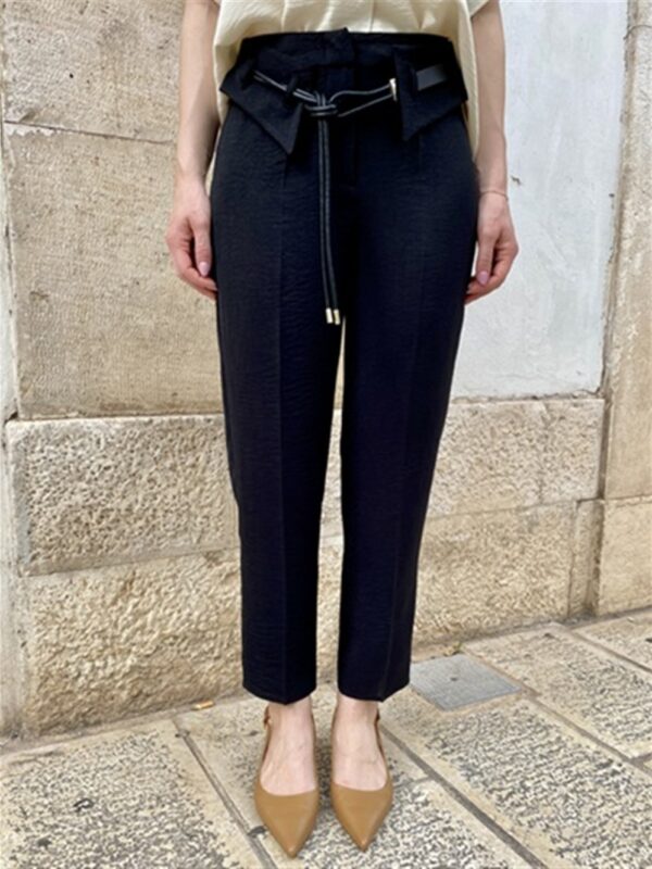 <p>
  Pantalone morbido a sigaretta con cintura
</p>Tolérance