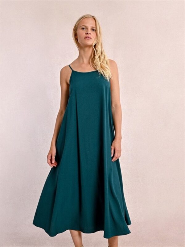 <p>
  Abito lungo con spalline regolabili petrol blue
</p>Molly Bracken