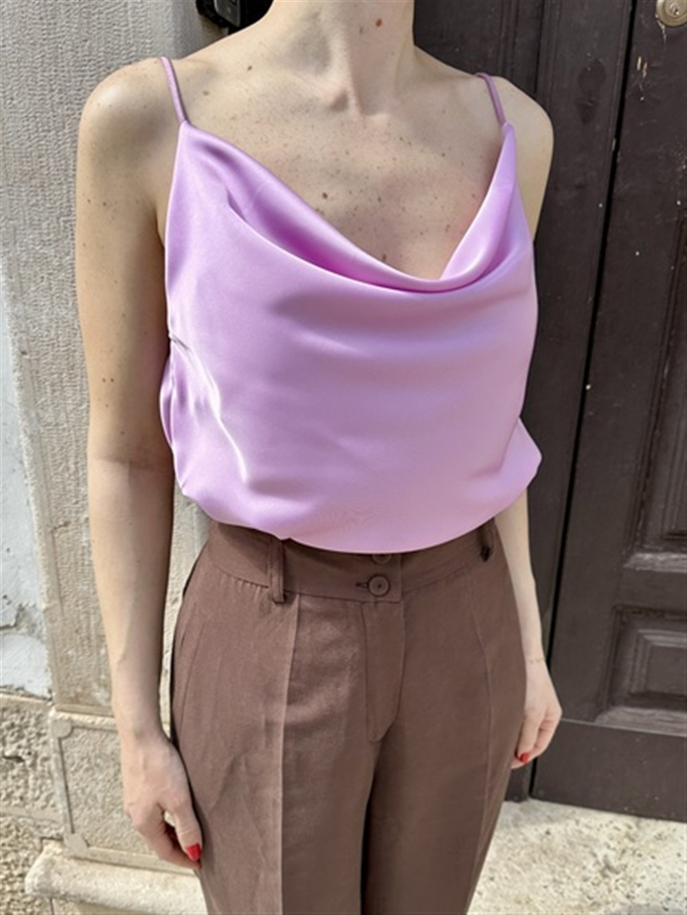 <p>
  Top in satin con scollo morbido rosa barbie
</p>H2o