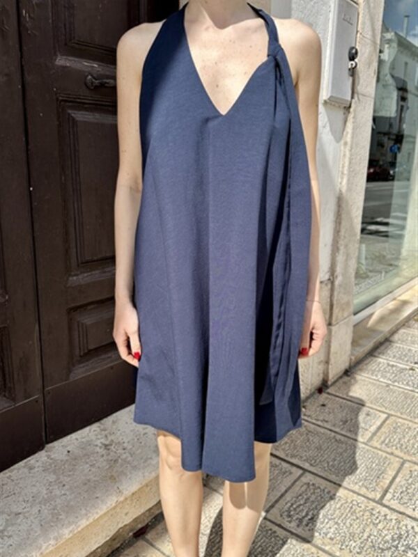 <p>
  Abito corto svasato con scollo all'americana blu
</p>H2o