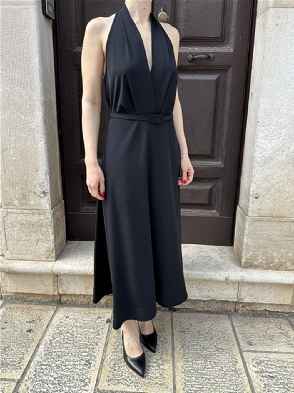 <p>
  Abito midi con scollo all'americana incrociato, schiena scoperta e cintura
</p>H2o