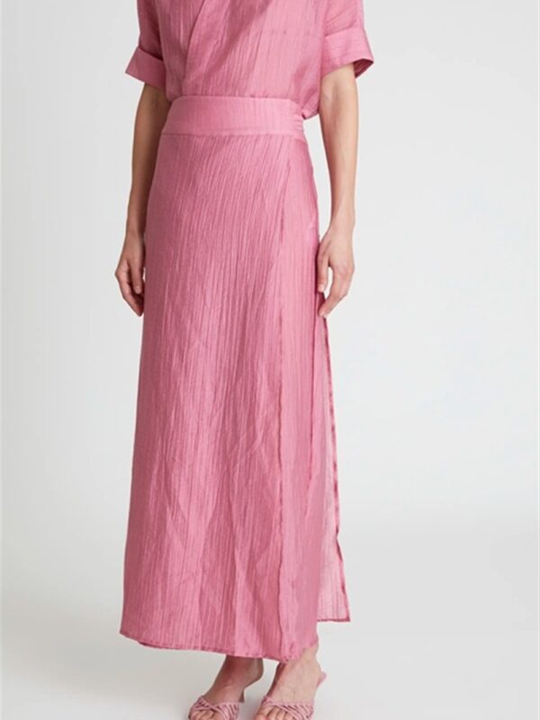 <p>
  Gonna a portafoglio rosa
</p>Compania Fantastica