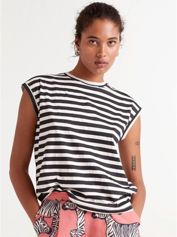 <p>
  T-shirt a scatola stampa righe panna/nero
</p>Compania Fantastica
