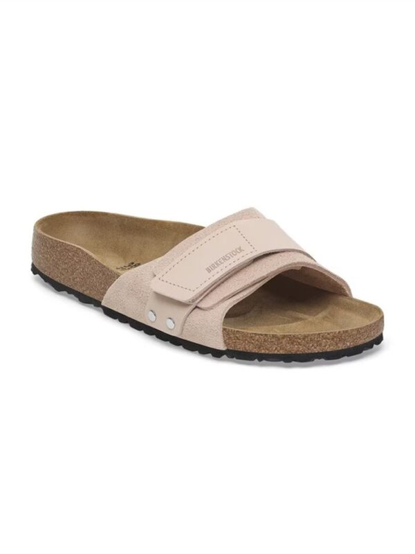 <p>
  Oita Light Rose Suede - Calzata Stretta 
</p>Birkenstock