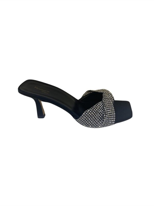 <p>
  Sandalo con strass
</p>Mariuccia Milano