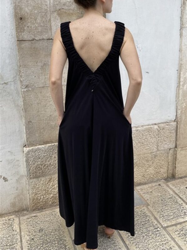 <p>
  Abito lungo con scollo a v posteriore
</p>Le _Sarte _Del_Sole