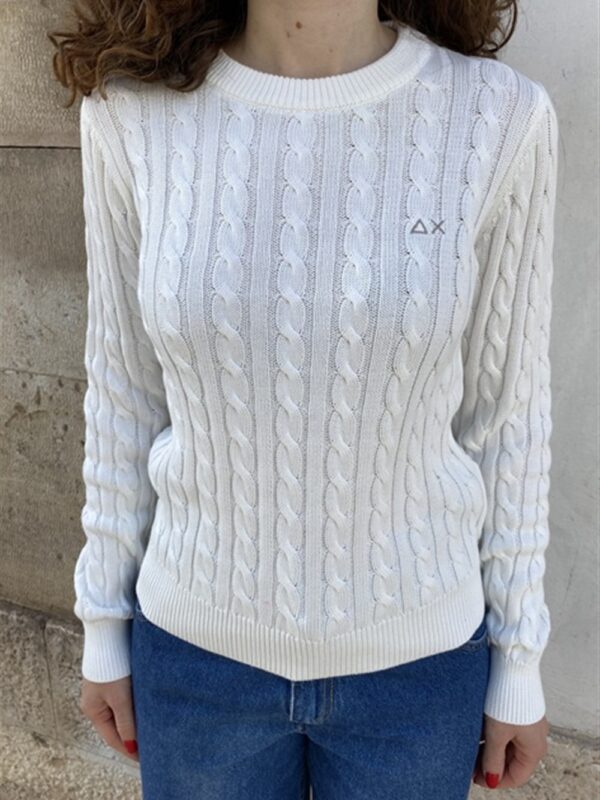 <p>
  Maglioncino con trama a treccia bianco
</p>Sun 68
