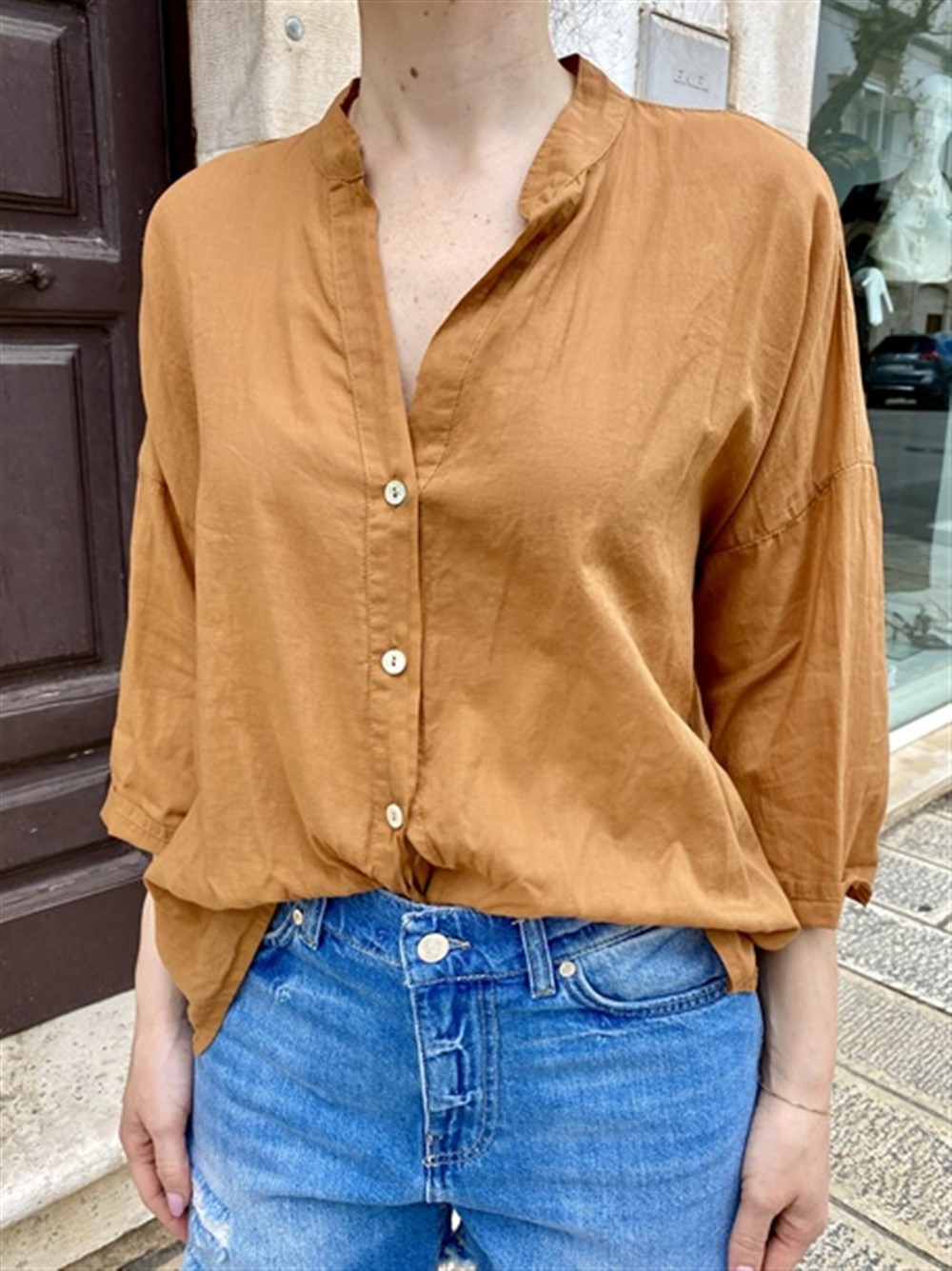 <p>
  Camicia mezza manica
</p>Dixie