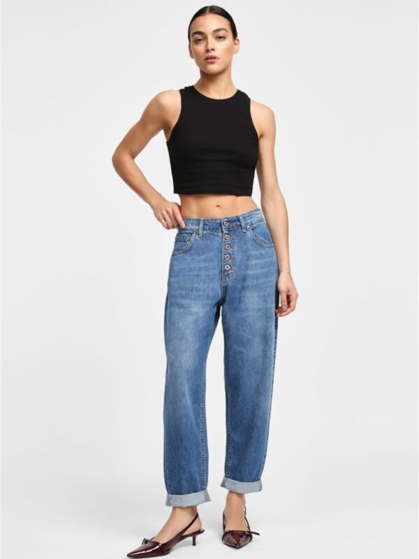 <p>
  Jeans carrot fit
</p>Dixie