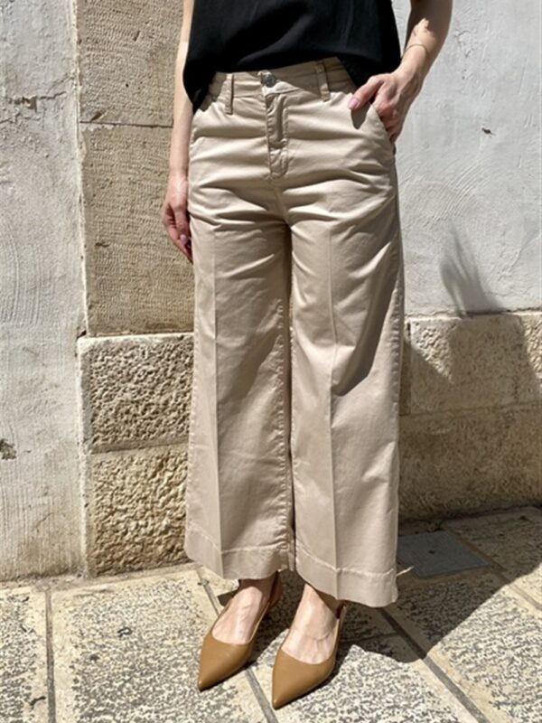 <p>
  Pantalone culotte sabbia
</p>Le _Sarte _Del_Sole