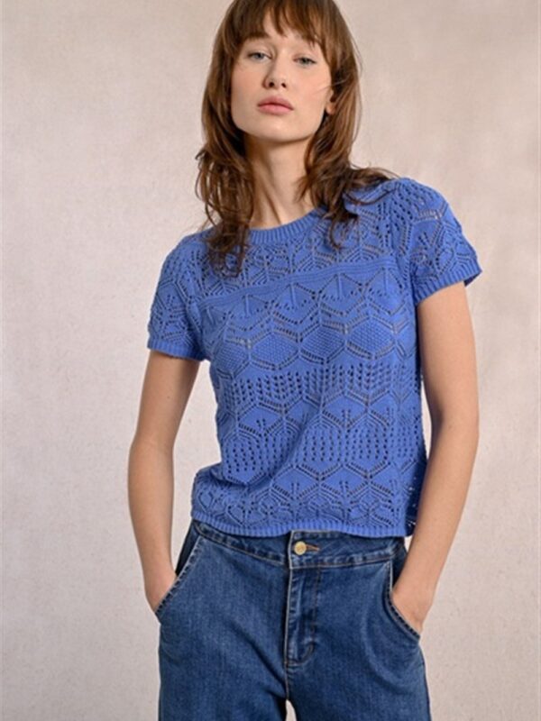 <p>
  T-shirt in crochet blu
</p>Molly Bracken