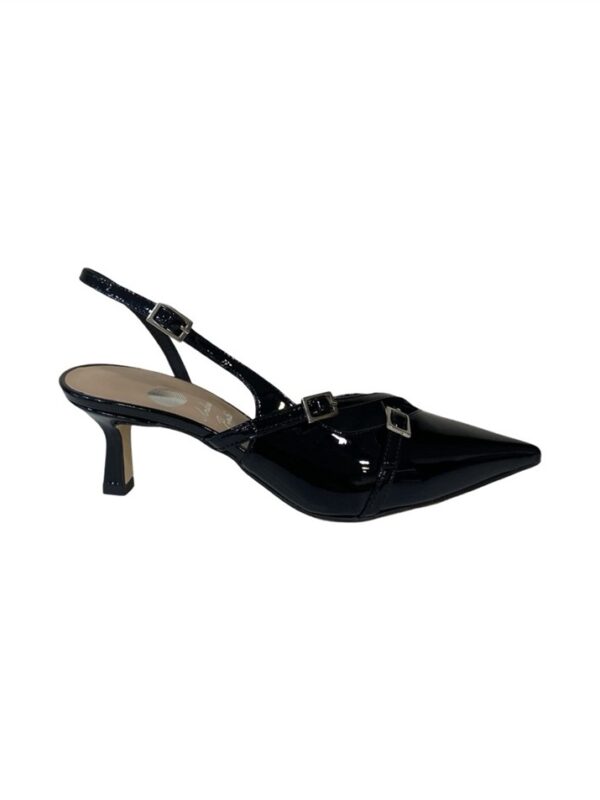 <p>
  Chanel vernice nera con cinturino laterale tacco 5 cm 
</p>Andrea Pinto