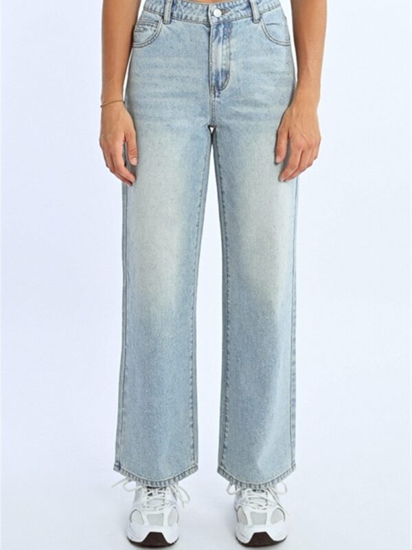 <p>
  Jeans a gamba dritta con strass
</p>Molly Bracken