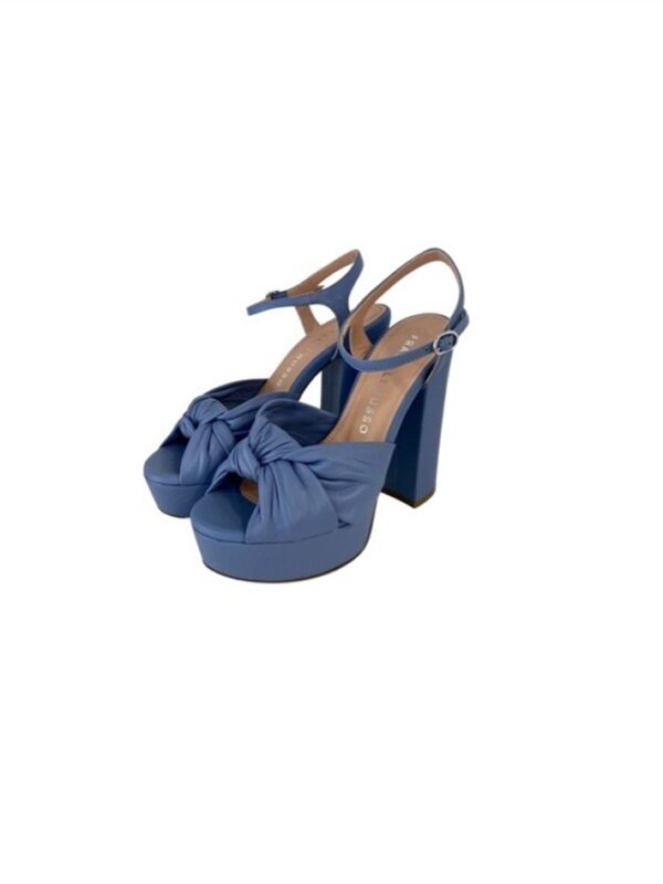 <p>
  Sandalo con nodo
</p>Fratelli Russo