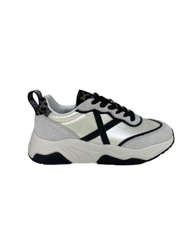 <p>
  Sneakers donna modello WAVE 177 
</p>Munich