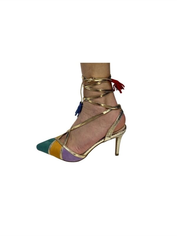 <p>
  Sandalo a punta 3 colori alla schiava
</p>Azarey