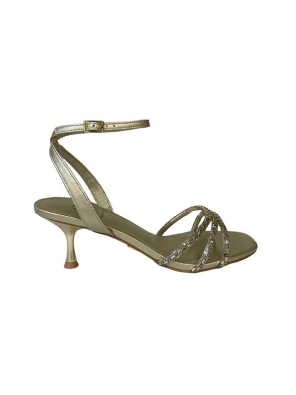 <p>
  Sandalo a punta quadra con fascette gioiello e tacco 5 cm gold
</p>Albano Vanity