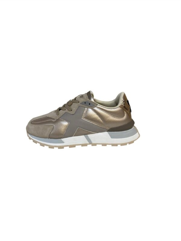 <p>
  Sneakers donna modello SOKU 18 
</p>Munich
