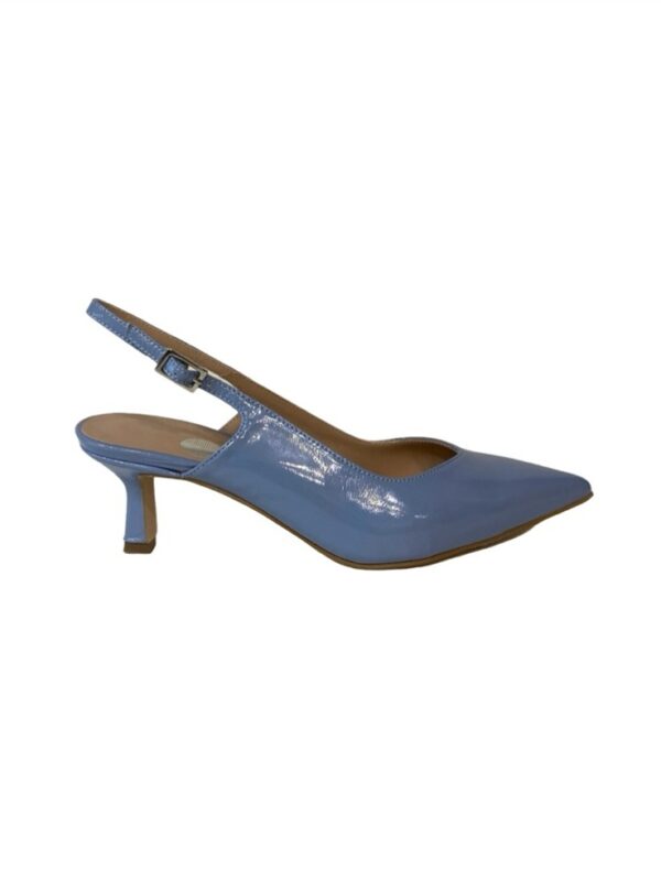 <p>
  Chanel vernice jeans tacco 5 cm con scollo a v 
</p>Andrea Pinto