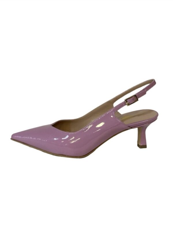 <p>
  Chanel vernice bouganville tacco 5 cm con scollo a v 
</p>Andrea Pinto