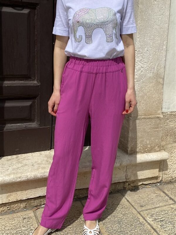 <p>
  Pantalone gamba dritta con elastico in vita
</p>Le _Sarte _Del_Sole