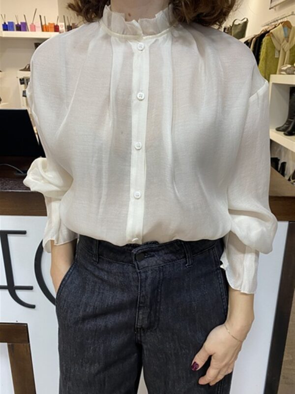 <p>
  Camicia con collo a pistagna
</p>Eleh