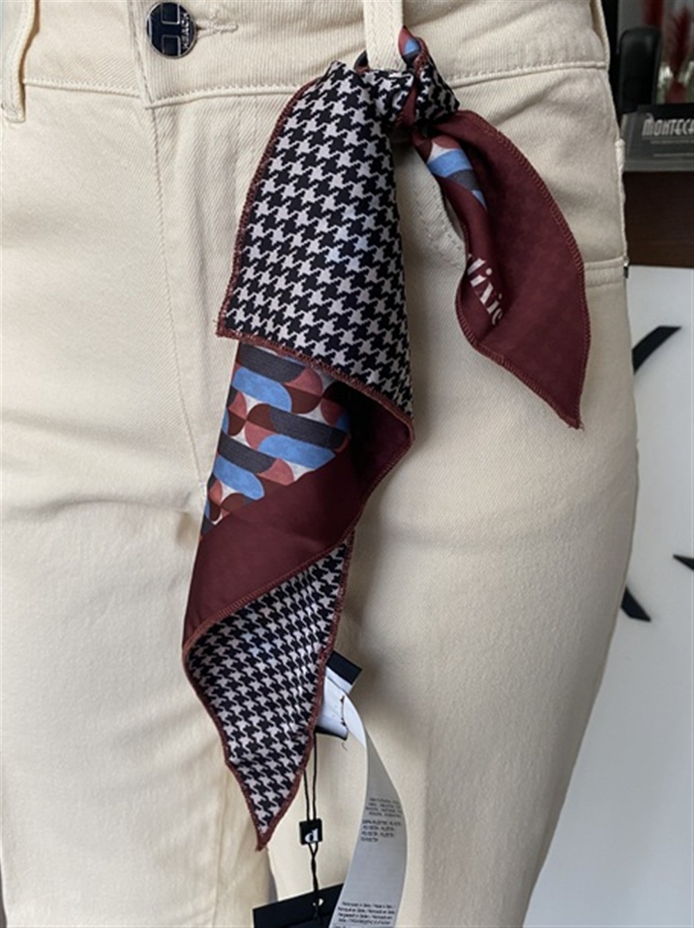 <p>
  Foulard doppia fantasia 
</p>Dixie