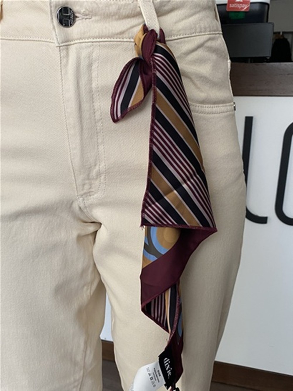 <p>
  Foulard doppia fantasia
</p>Dixie