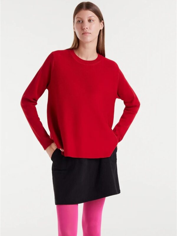 <p>
  Maglioncino scampanato ad A ROSSO
</p>Compania Fantastica