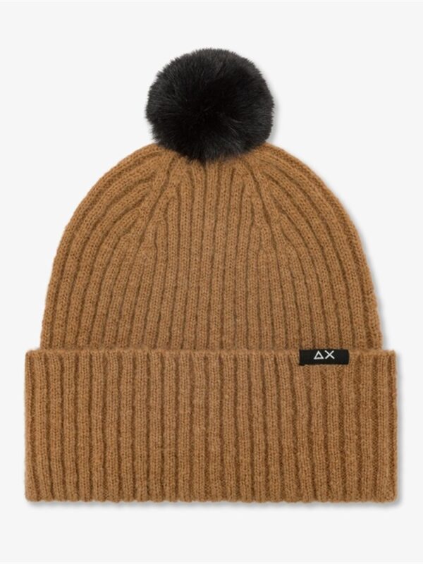 <p>
  Berretto beanie in lana con pon-pon DESERTO
</p>Sun 68