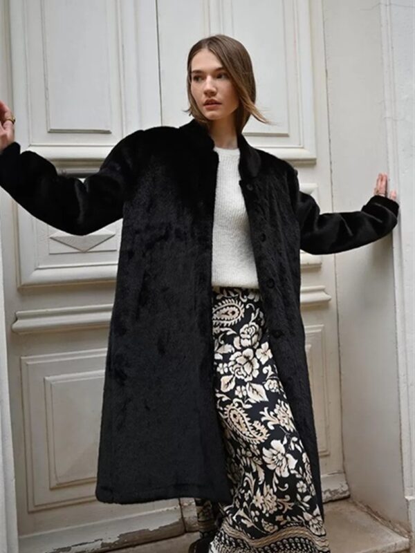 <p>
  Ecopelliccia lunga
</p>Molly Bracken