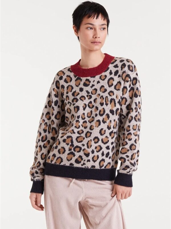 <p>
  Maglioncino stampa animalier
</p>Compania Fantastica