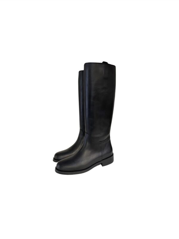 <p>
  Stivale cavallerizzo senza zip
</p>The Icona