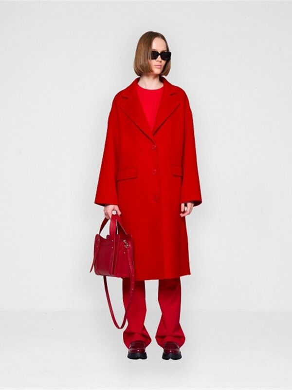 <p>
  Cappotto lungo over monopetto 
</p>Silvian Heach