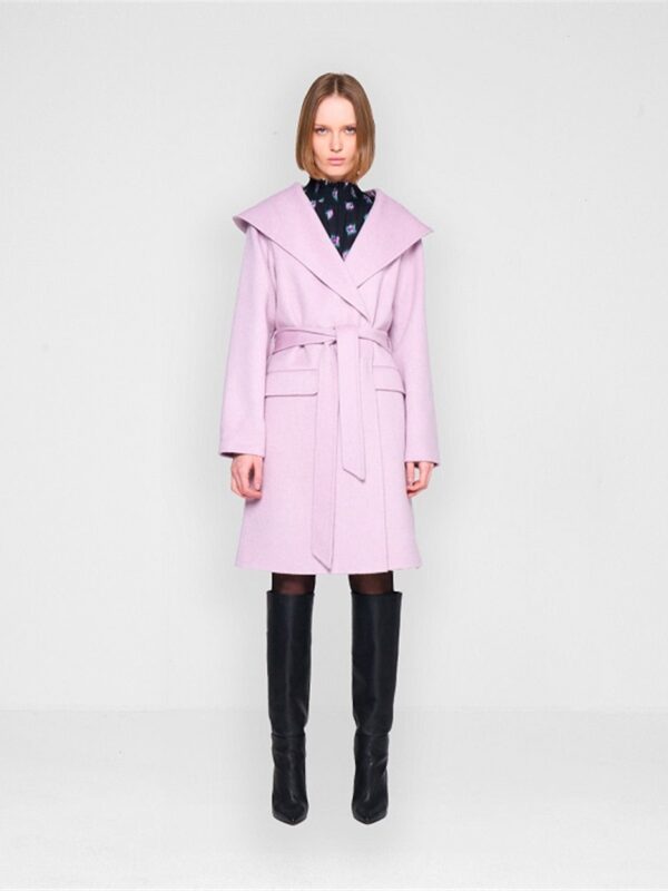 <p>
  Cappotto con cappuccio e cintura
</p>Silvian Heach