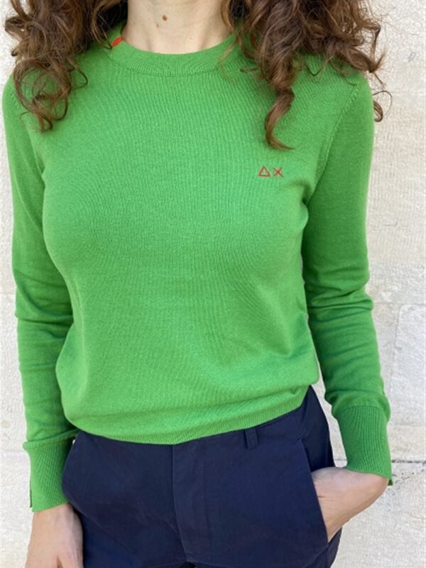 <p>
  ROUND NECK BASIC L/S
</p>Sun 68