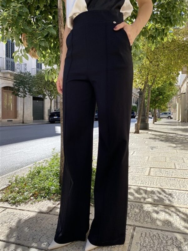 <p>
  Pantalone gamba dritta in punto milano
</p>Le _Sarte _Del_Sole