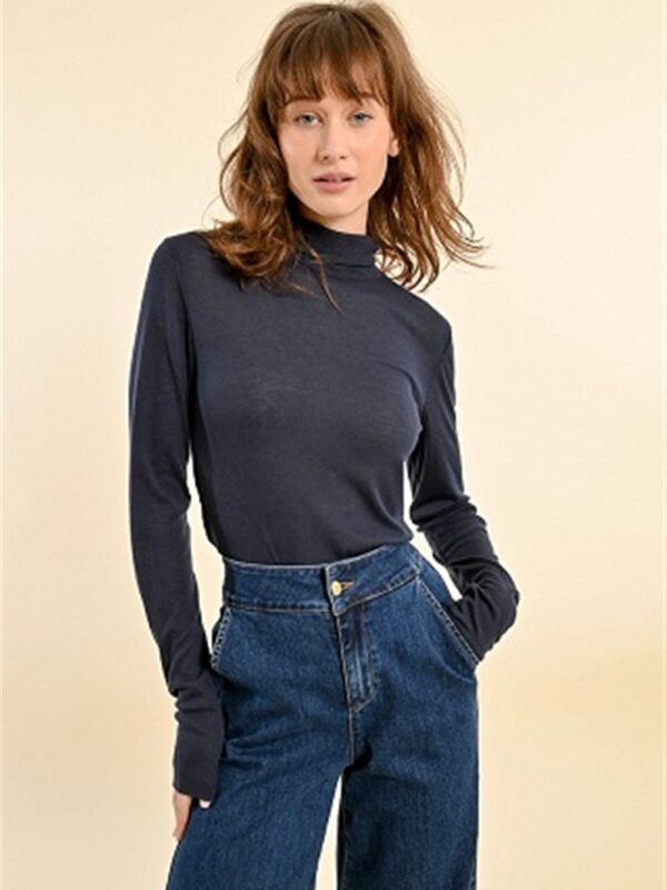 <p>
  Dolcevita basic
</p>Molly Bracken