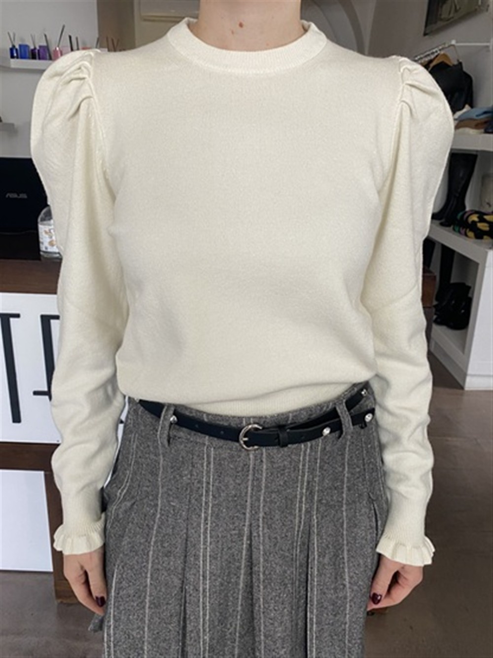 <p>
  Maglioncino con maniche a palloncino PANNA
</p>Dixie