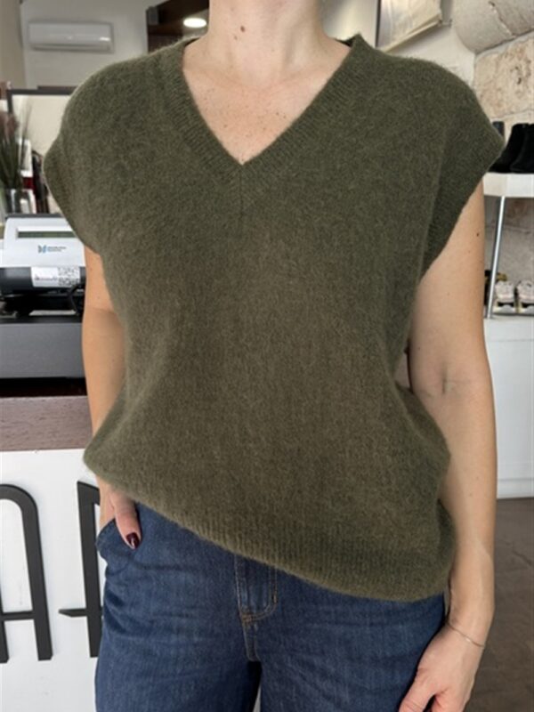 <p>
  Gilet in misto baby alpaca MILITARE 
</p>Dixie