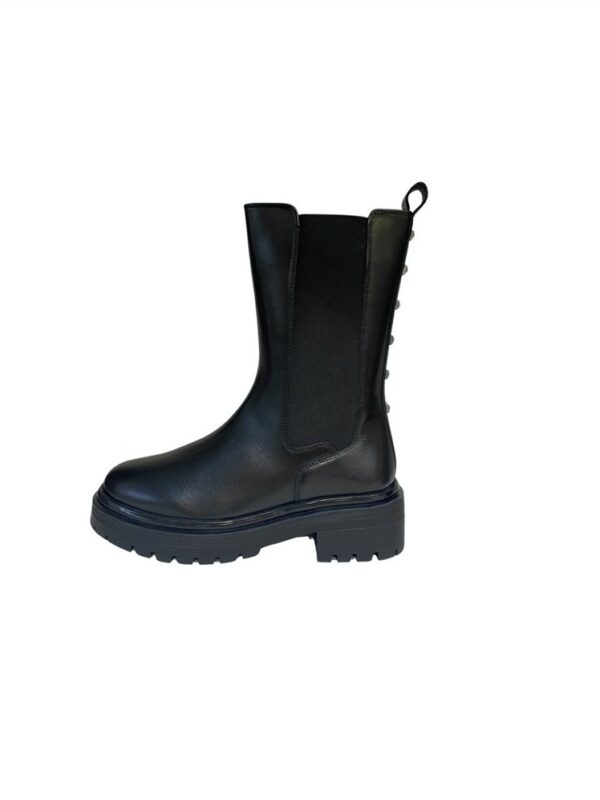 <p>
Beatle con gambale medio e borchie posteriori
</p>Apepazza