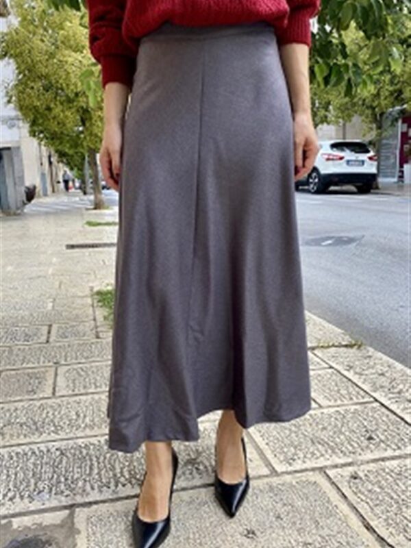 <p>
Gonnellone in manolana
</p>Mariuccia Milano