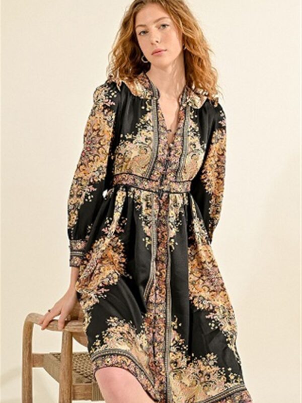 <p>
  Abito midi a fantasia
</p>Molly Bracken