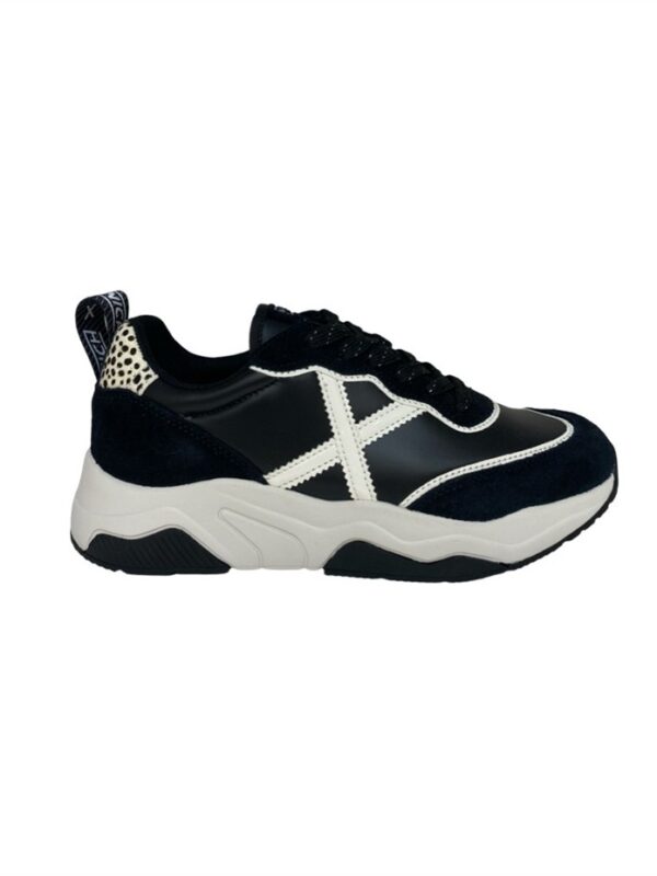 <p>
  Sneakers donna modello WAVE 176 
</p>Munich