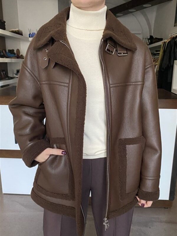 <p>
  Ecomontone BROWN
</p>Silvian Heach