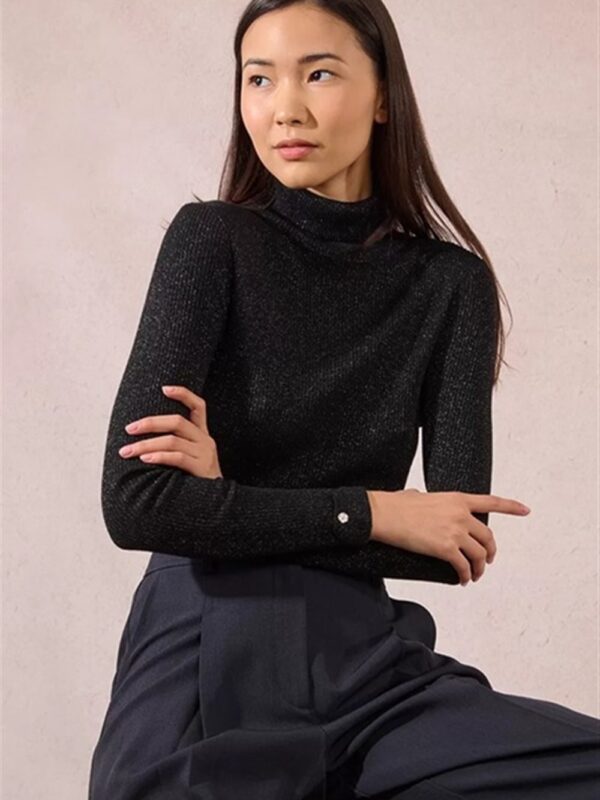 <p>
  Dolcevita a costine in lurex DARK GREY
</p>Molly Bracken